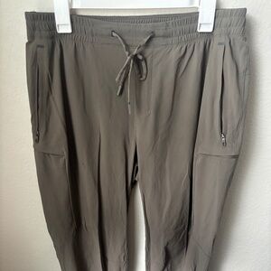 Lululemon License to Train (LTT) joggers, Nomad, XL, minor pulling